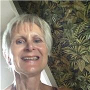 Anglophone avec une expérience large et variée disponible pour cours de perfectionnement en anglais, avec accent sur la conversation
